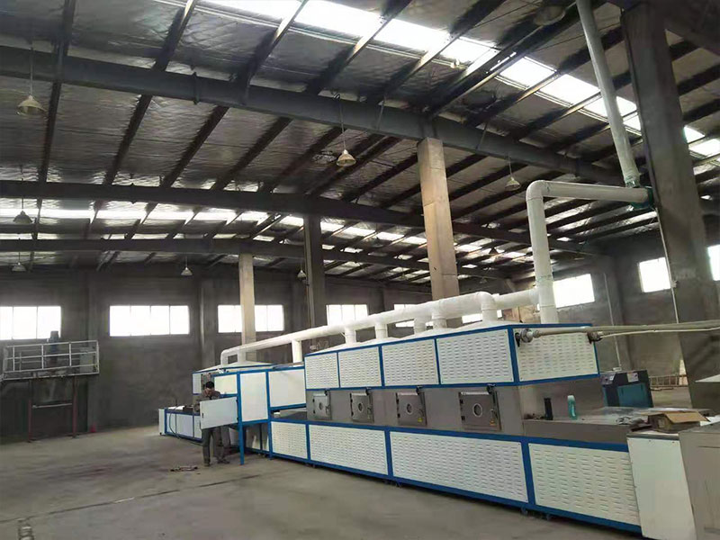 選對微波烘干設(shè)備不難！多行業(yè)適配方法 + 低碳考量